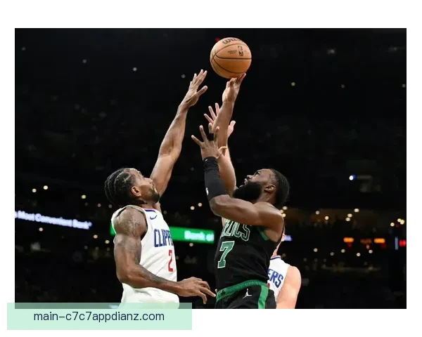 伦纳德快船挥霍26分 詹东伟大