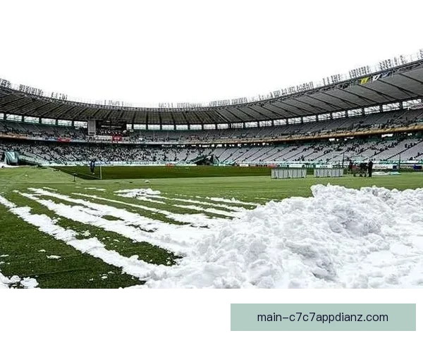 大雪难挡热情 J联赛首轮创纪录上座