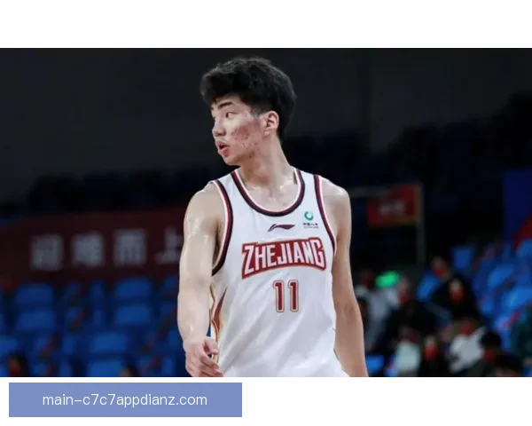 余嘉豪:低谷时坚守不退场 扶助国家队 余嘉豪:低谷时坚守不退场 扶助国家队